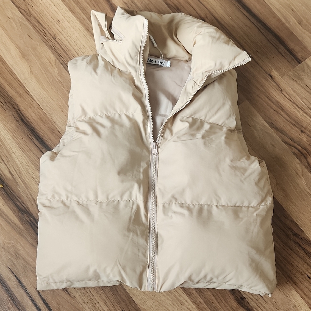 Cropped Puffer Vest